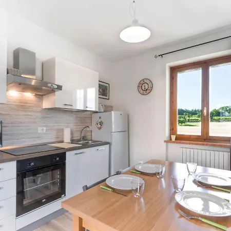 Bella Cora لاتيزي